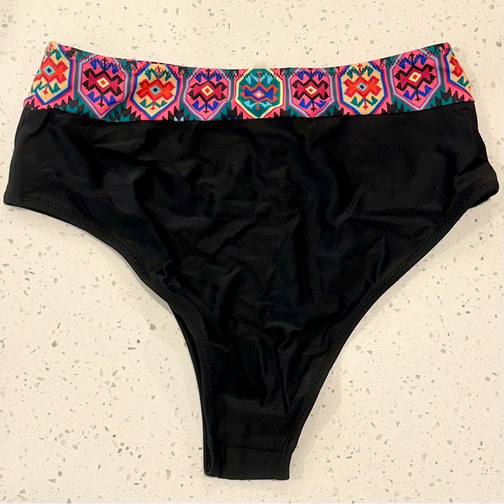NWT Black and Multicolor Women's Swimwear Set - Size: Medium - Picture 8 of 15